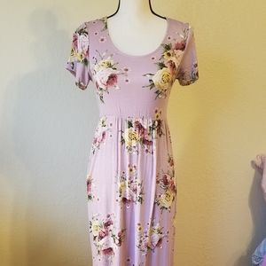 Entro maxi floral maxi dress. Size S